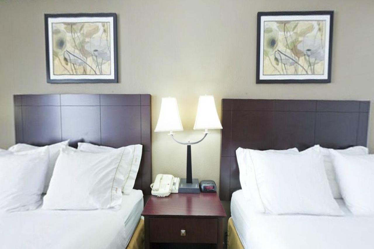 Holiday Inn Express & Suites Chicago-Deerfield Lincolnshire, An Ihg Hotel Riverwoods Εξωτερικό φωτογραφία